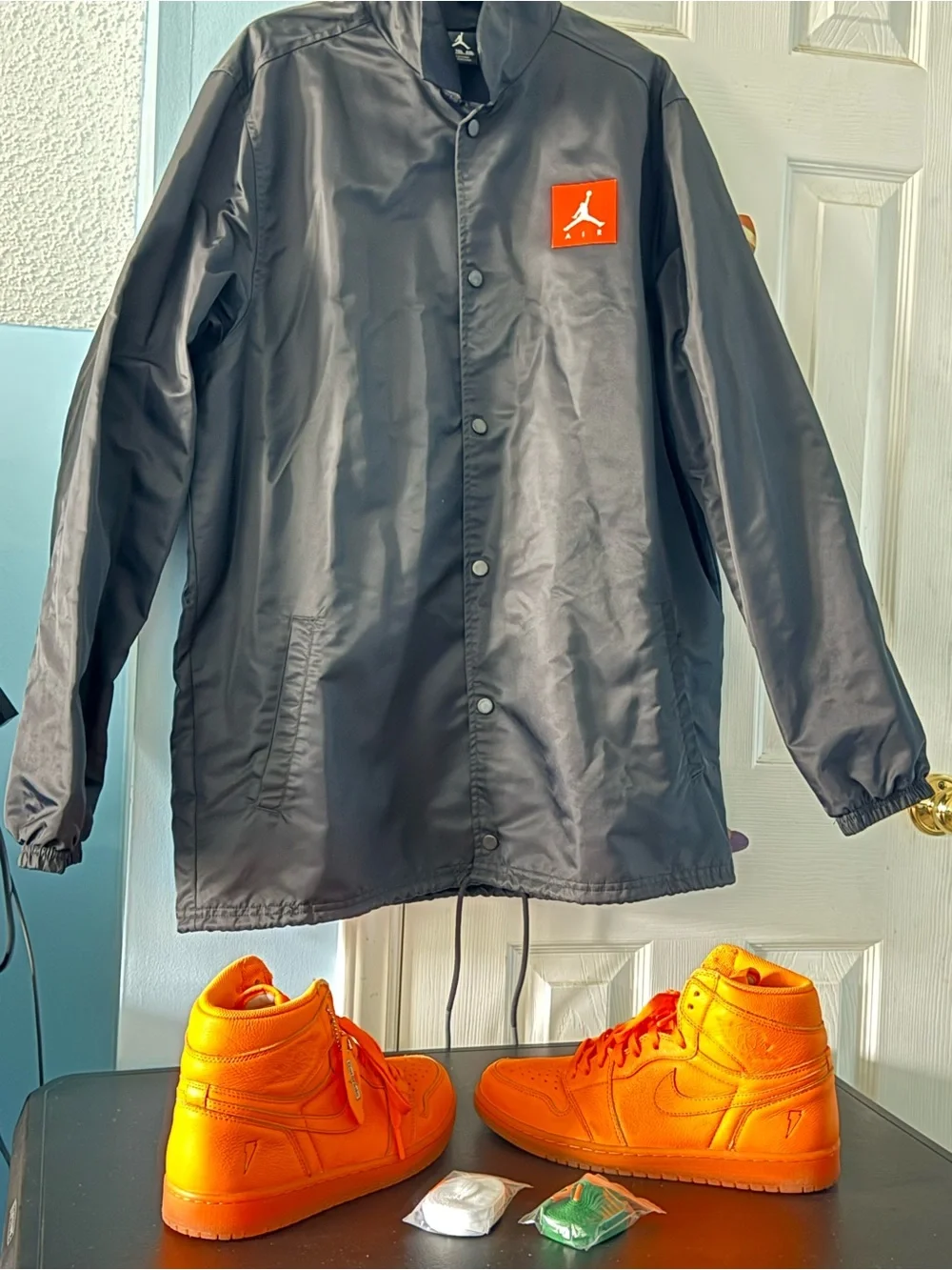 Jordan Gatorade Bundle: AJ1 Orange Peel 10.5 + Jordan Coach Jacket XL